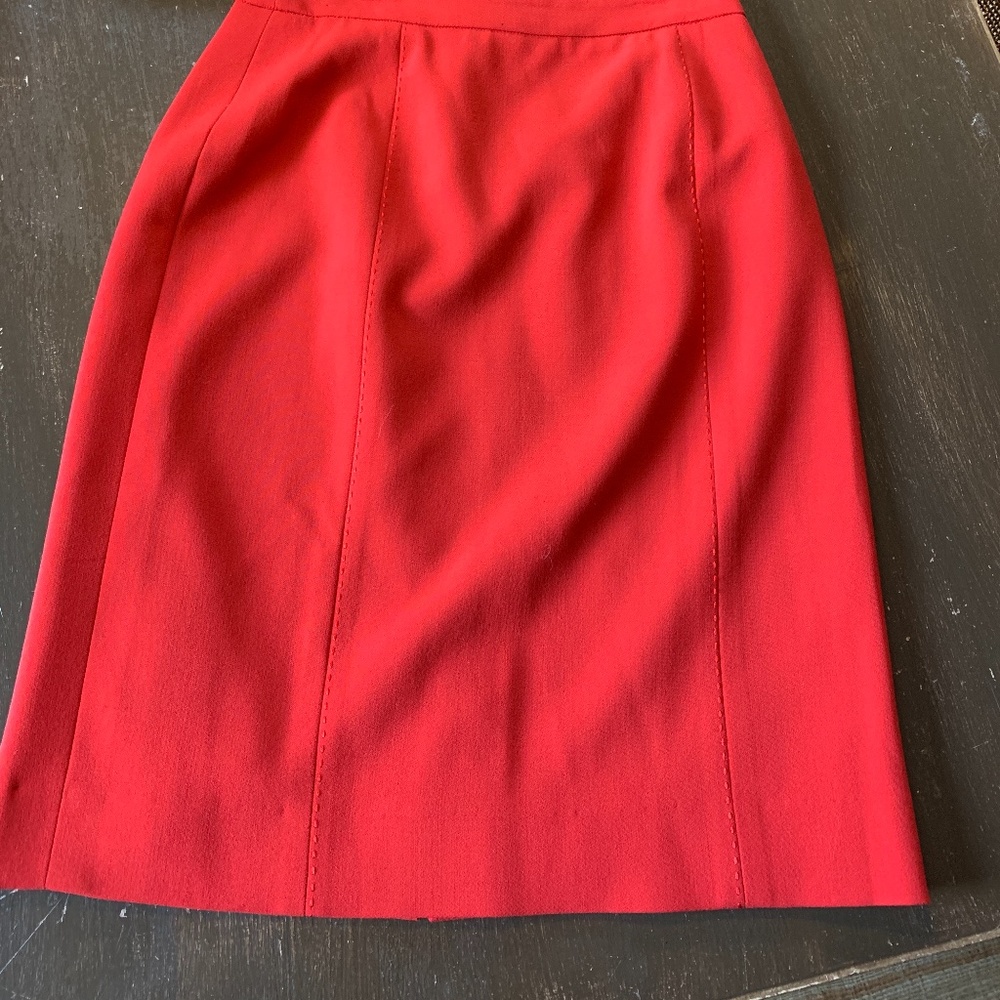 Beautiful wool blend skirt by Worth.‎ Never worn